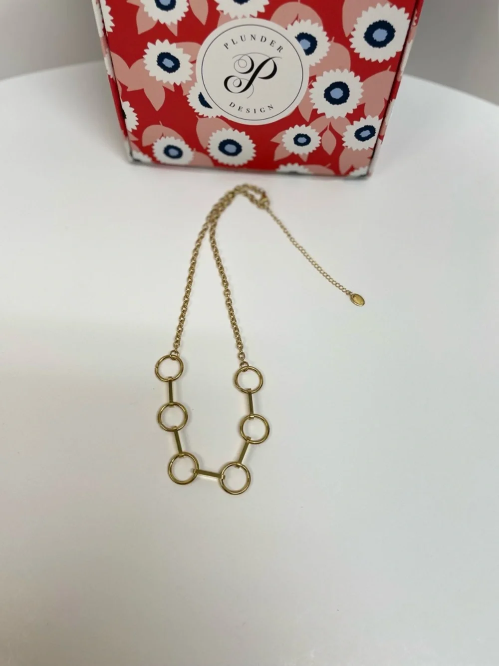 Plunder Gold Link Circle Necklace